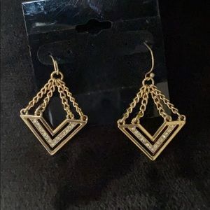 Gold metal chain and pyramid earrings